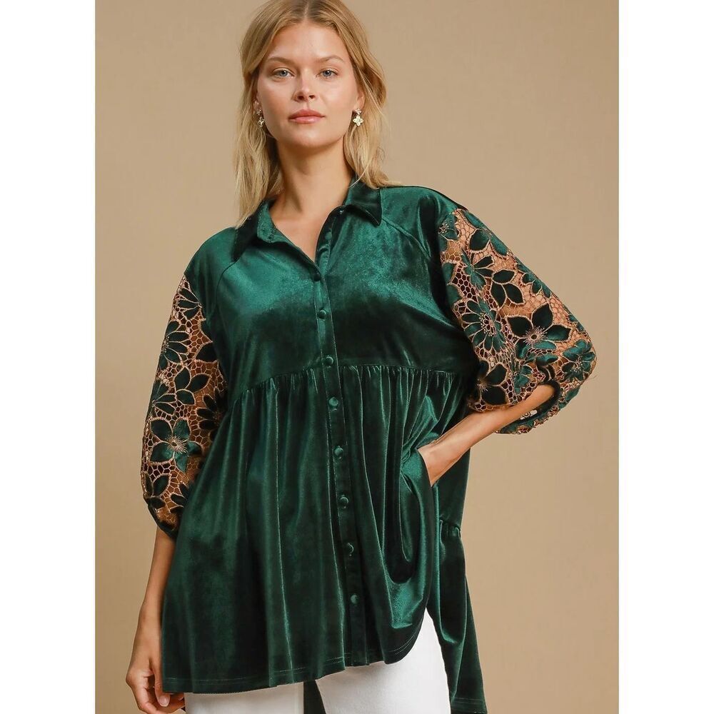 NWT Umgee Emerald Green Velvet Floral Eyelet Sleeve Blouse Size Medium